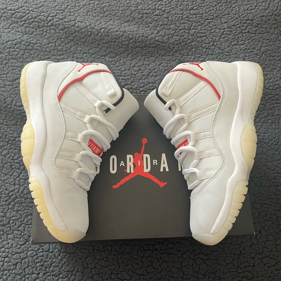Jordan 11 Platinum Tint 2018 Size 6Y with box